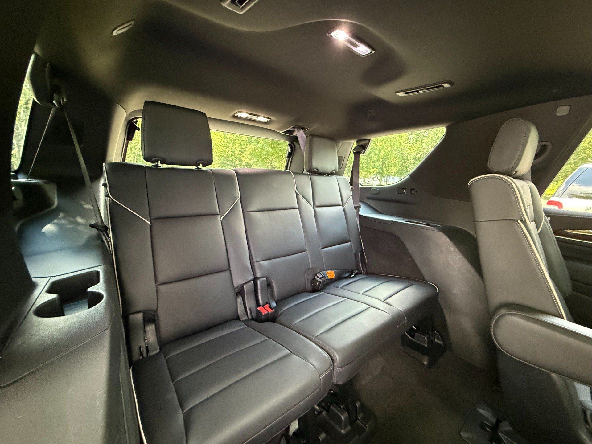 Used 2024 Cadillac Escalade Premium Luxury AWD/4WD image 38