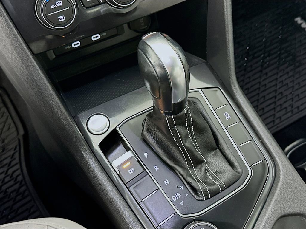 Certified 2021 Volkswagen Tiguan SE w/ Panoramic Sunroof Package image 22