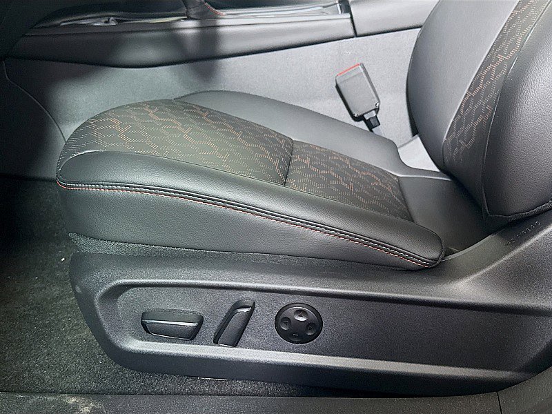 New 2026 Nissan Sentra SR w/ SR Premium Package FWD image 20