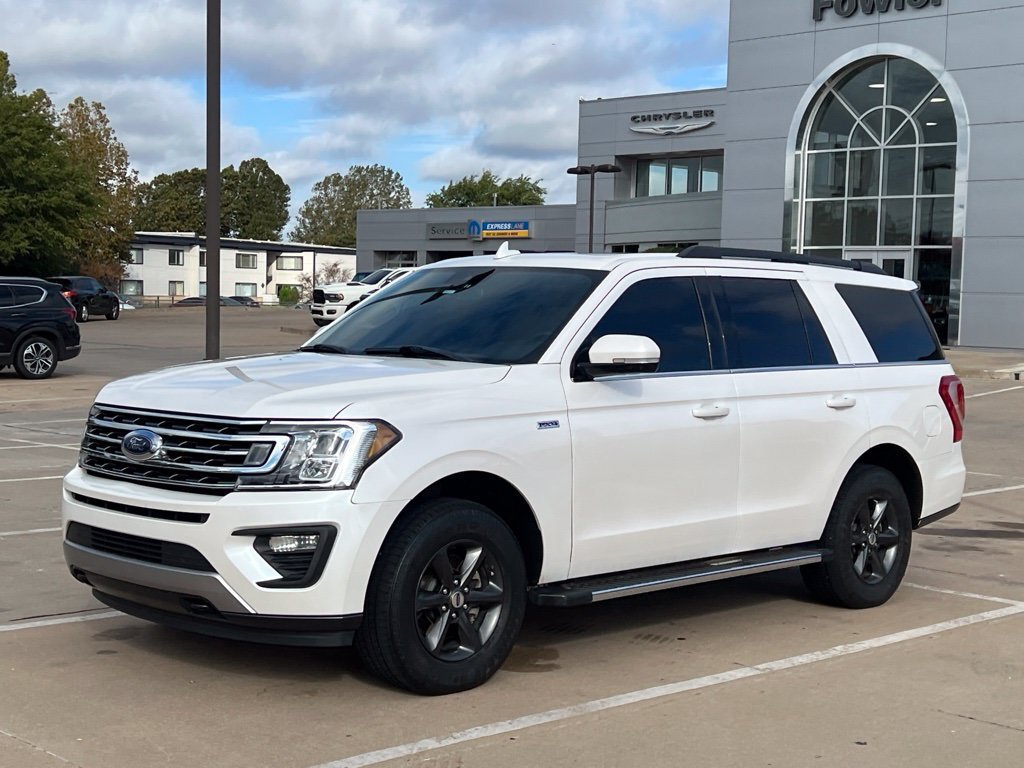 Used 2018 Ford Expedition XLT w/ Equipment Group 202A AWD/4WD image 1