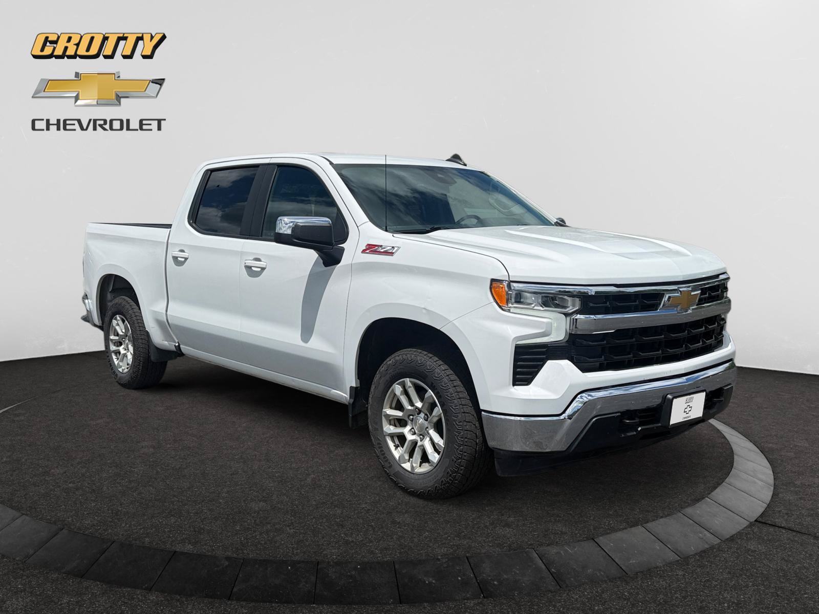 Used 2022 Chevrolet Silverado 1500 LT AWD/4WD image 7