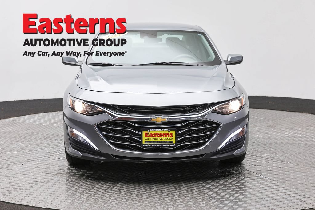 Used 2024 Chevrolet Malibu LT FWD image 2