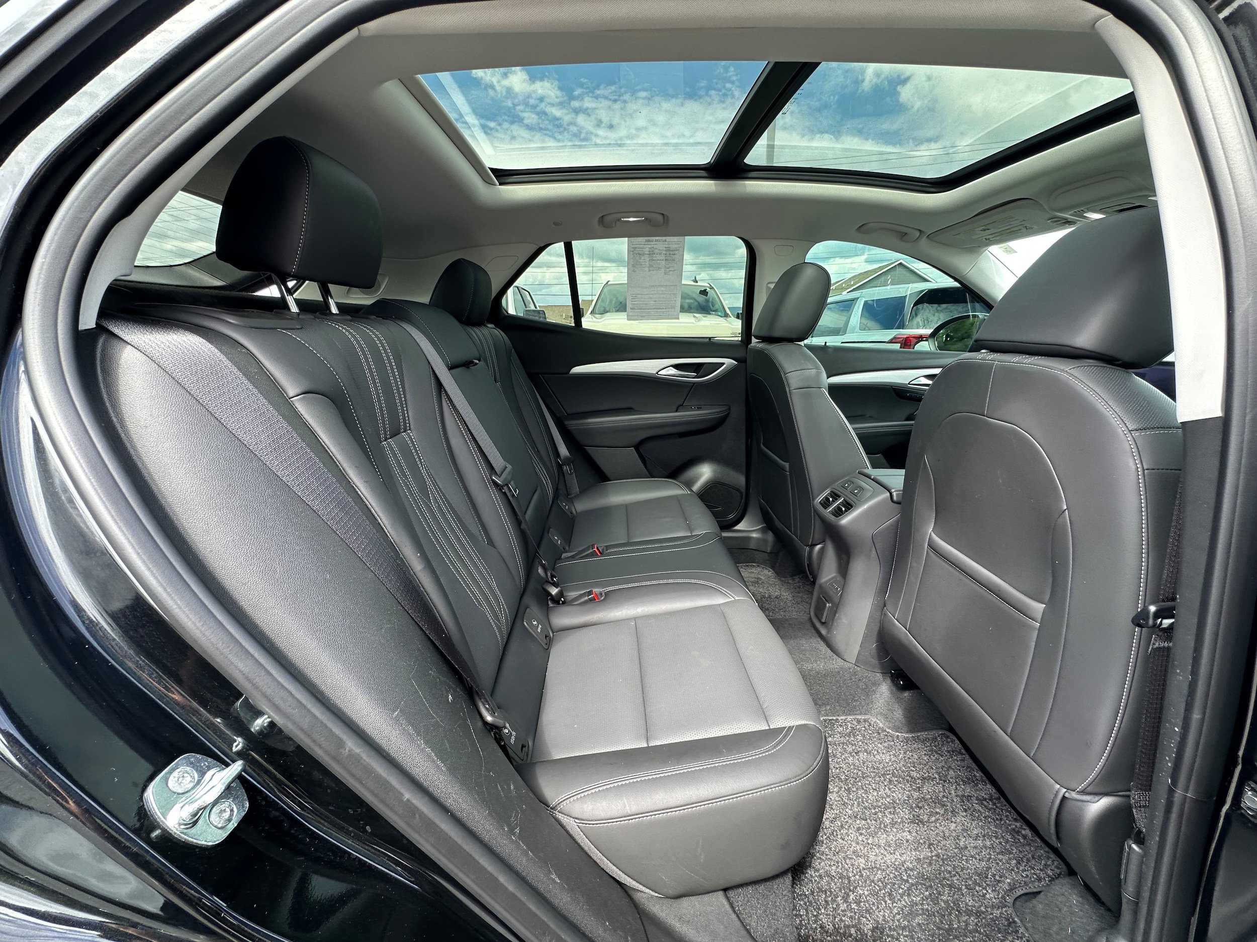 Used 2024 Buick Envision Avenir AWD/4WD image 12