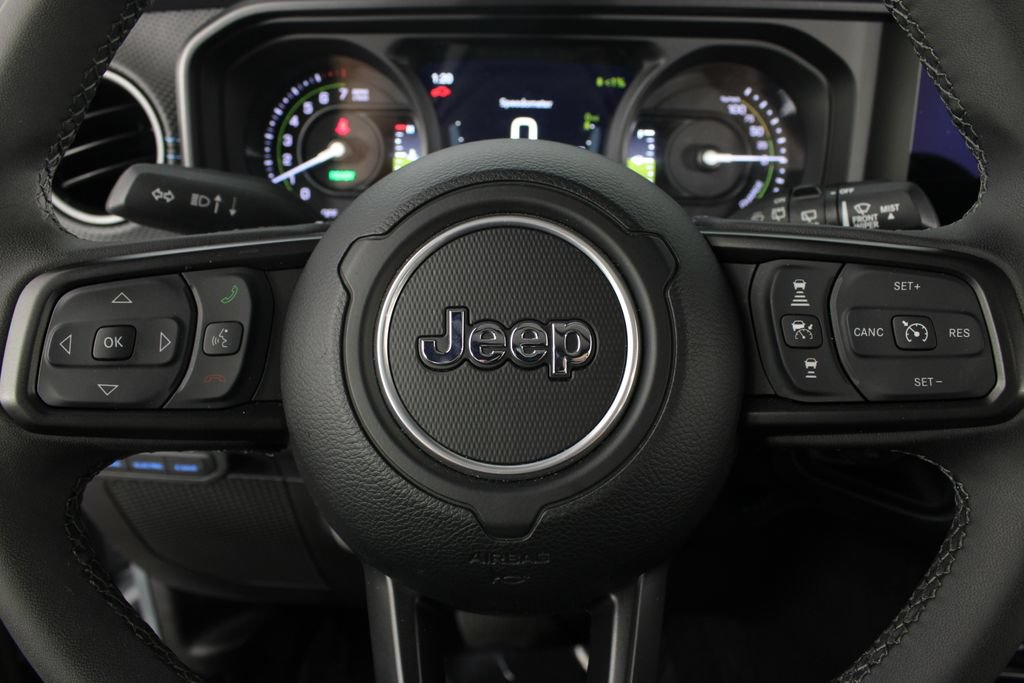 Used 2025 Jeep Wrangler Unlimited Rubicon 4xe AWD/4WD image 12