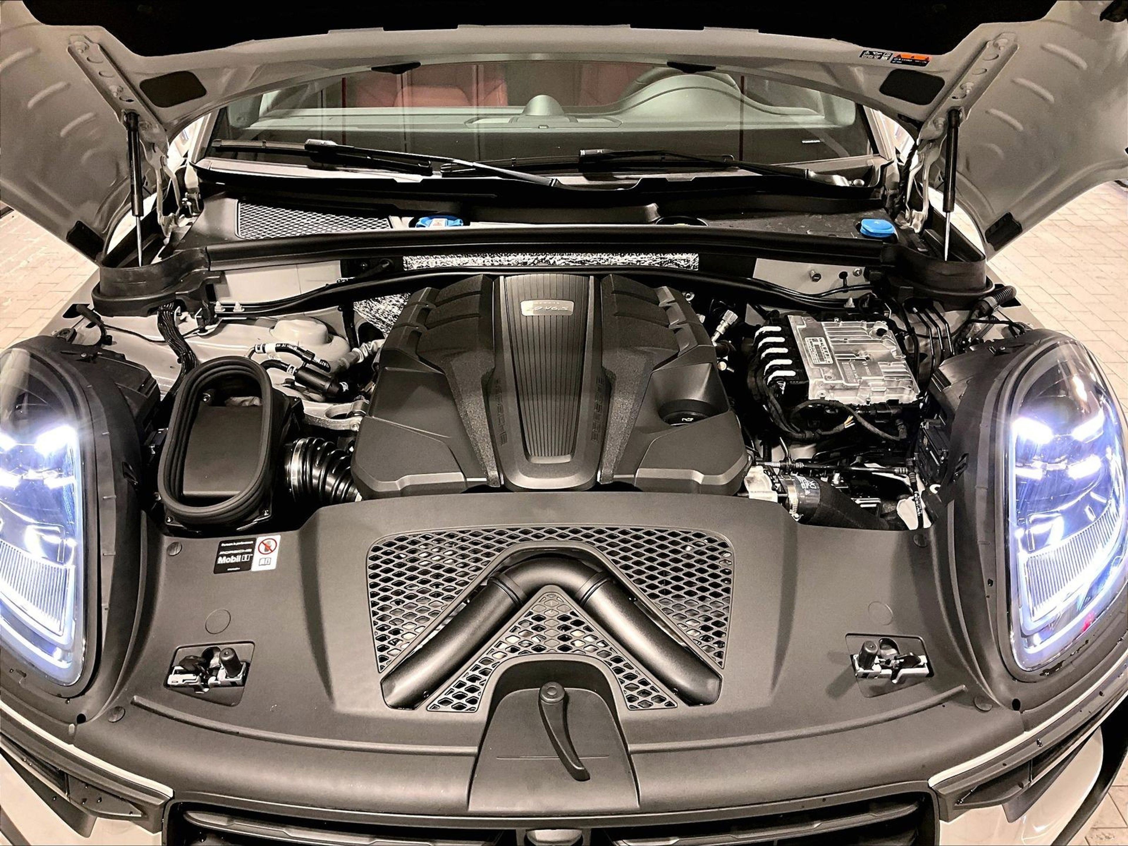 New 2026 Porsche Macan S image 12