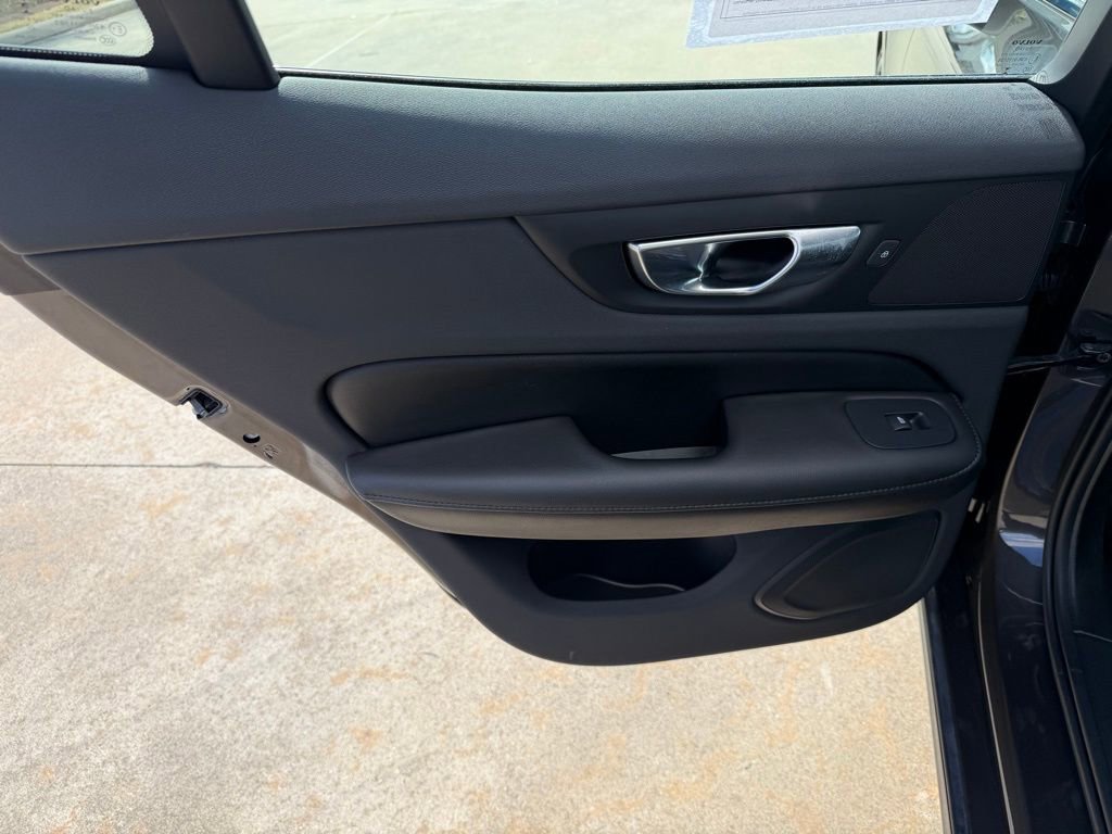 Used 2023 Volvo S60 B5 Core image 14