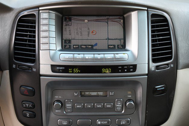 Used 2005 Toyota Land Cruiser AWD/4WD image 21