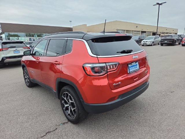 Used 2025 Jeep Compass Limited AWD/4WD image 8