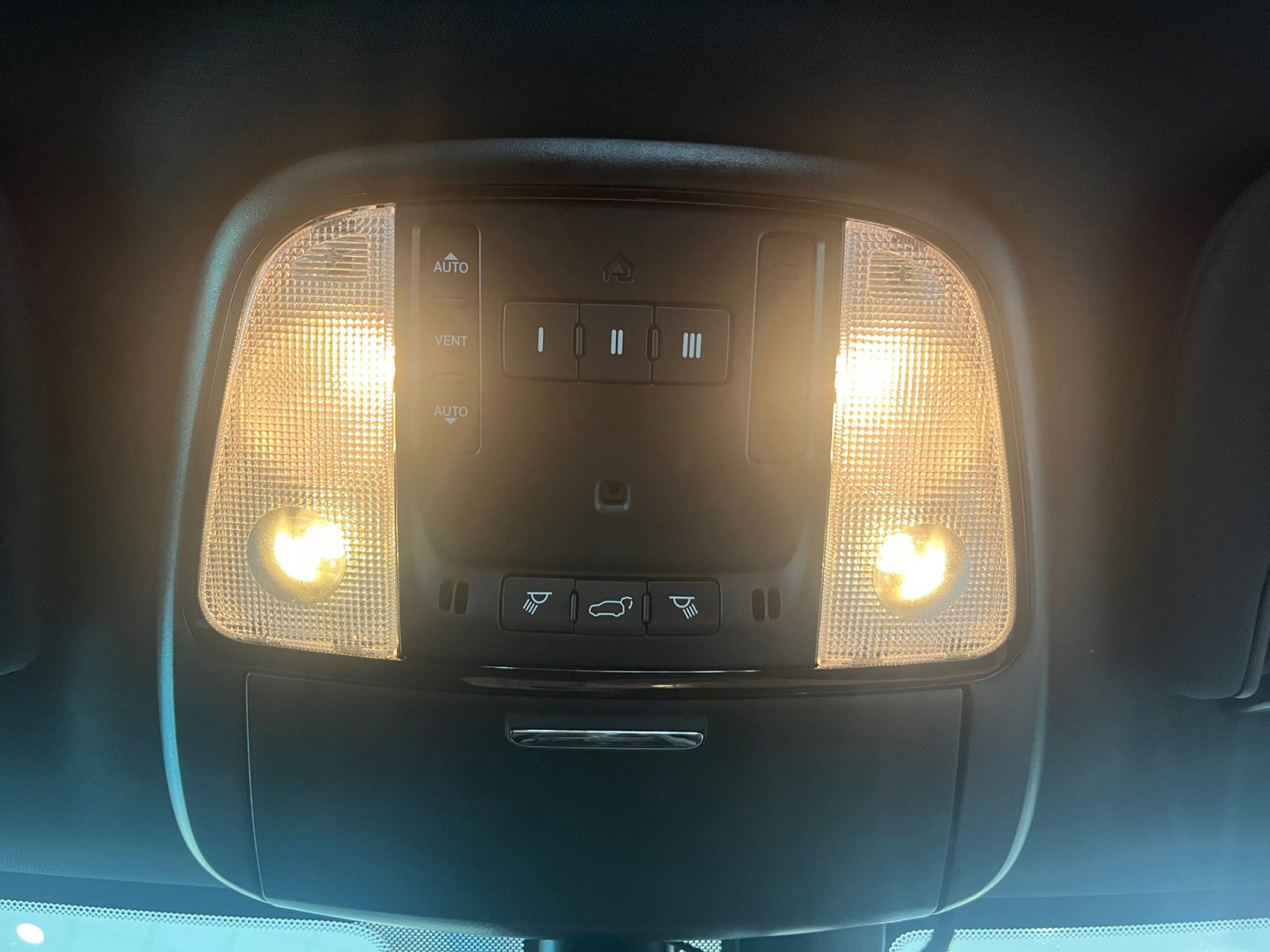 Used 2022 Dodge Durango R/T w/ Tow 'N Go Package image 25