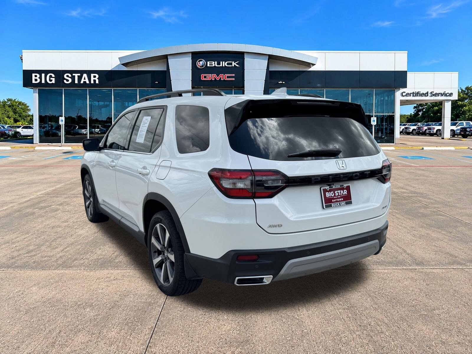 Used 2025 Honda Pilot Elite image 5