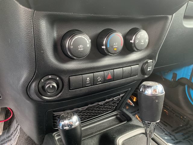 Used 2017 Jeep Wrangler Unlimited Sport w/ Quick Order Package 24S AWD/4WD image 21