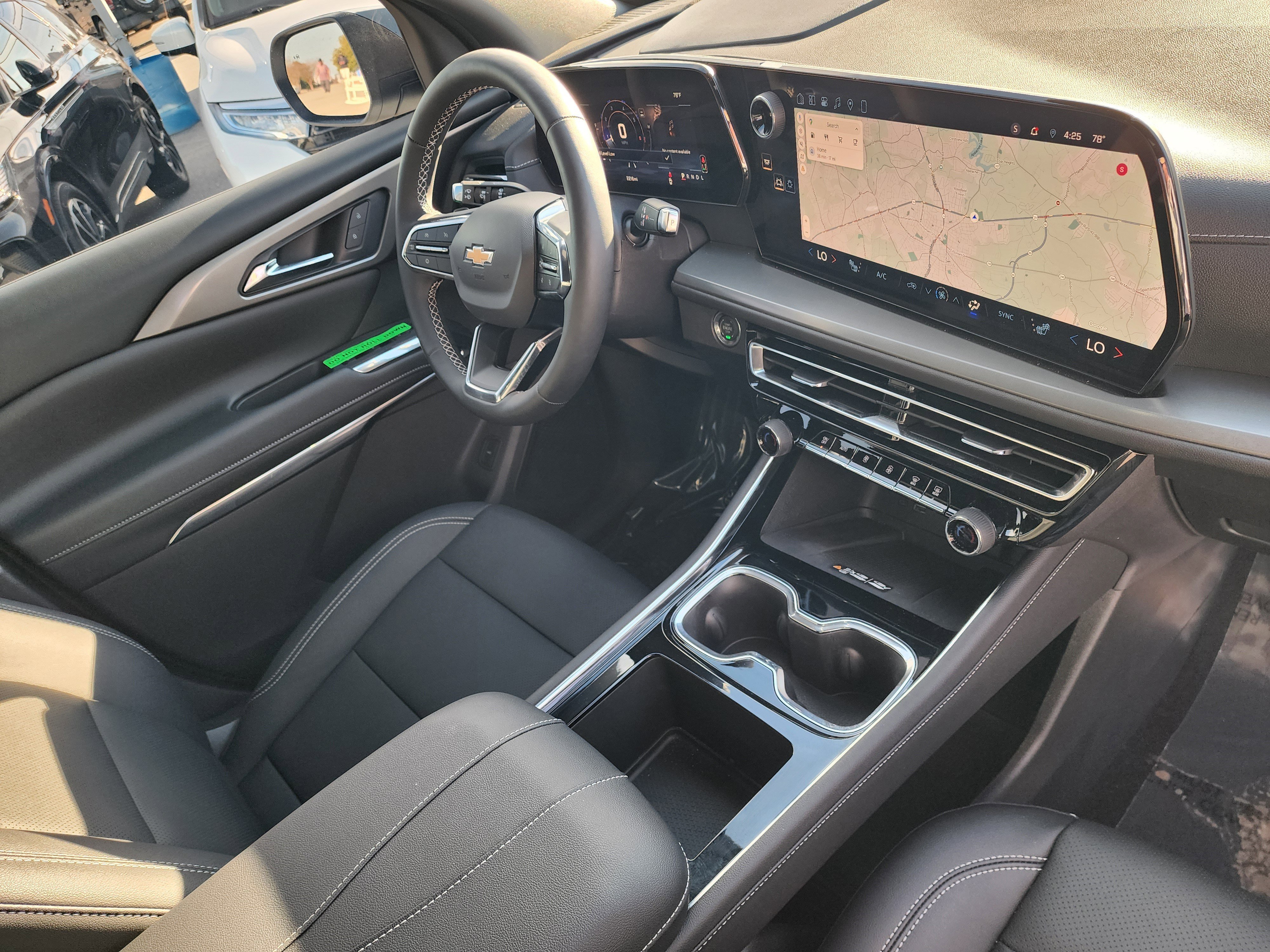 Used 2026 Chevrolet Traverse LT image 15