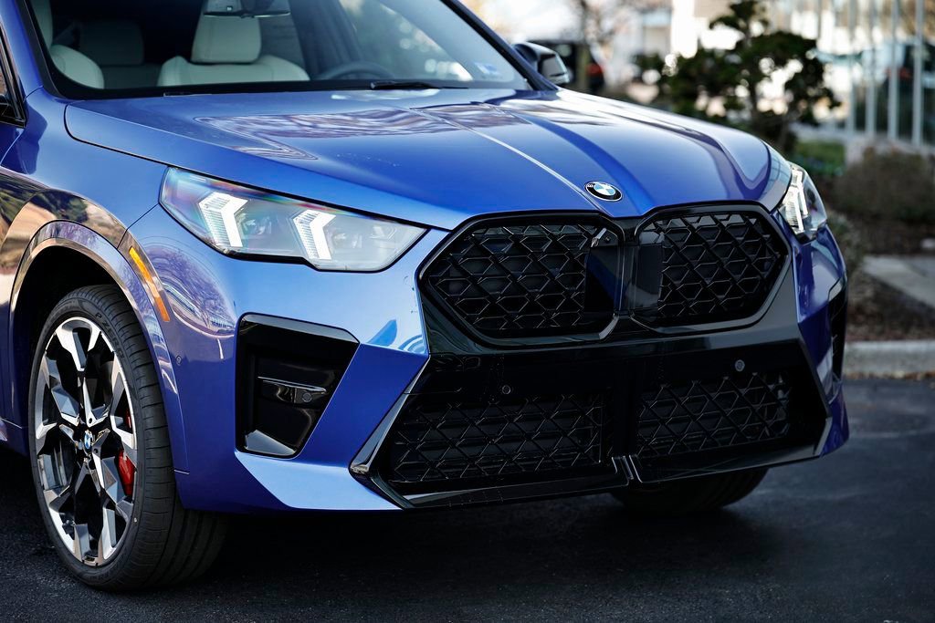New 2026 BMW X2 xDrive28i w/ Technology Package AWD/4WD image 2
