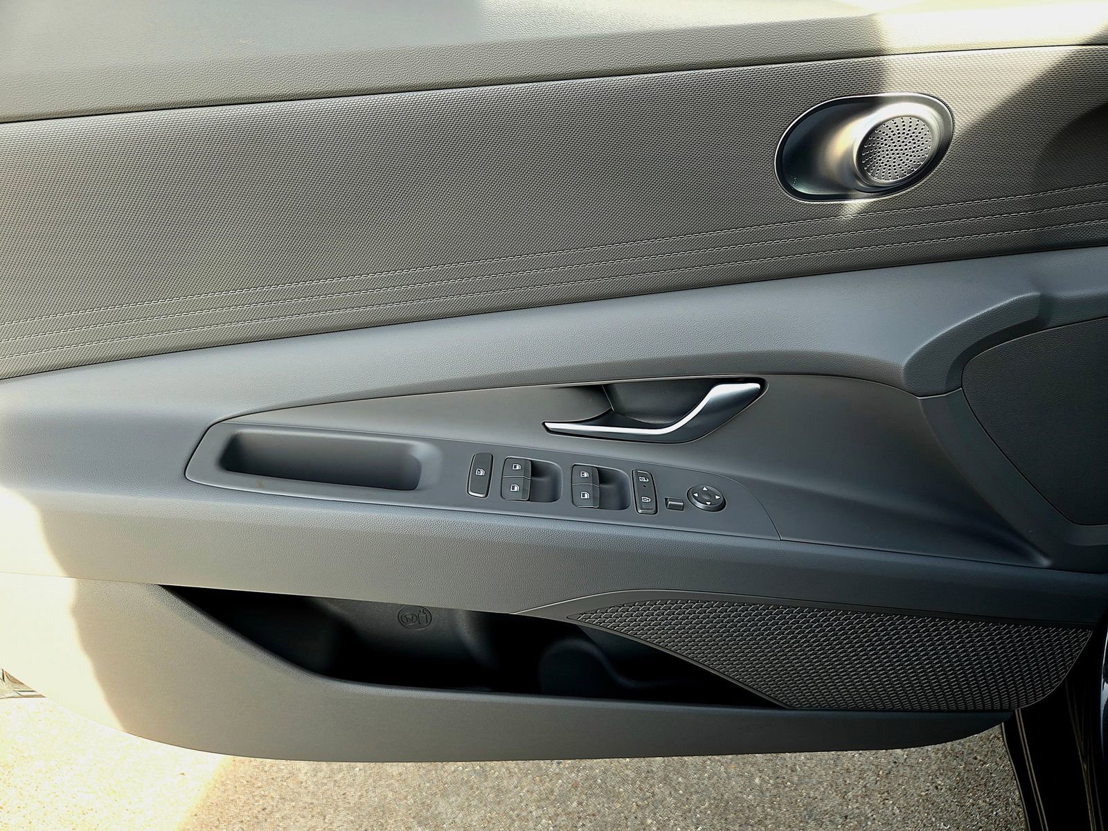 New 2026 Hyundai Elantra SE FWD image 17