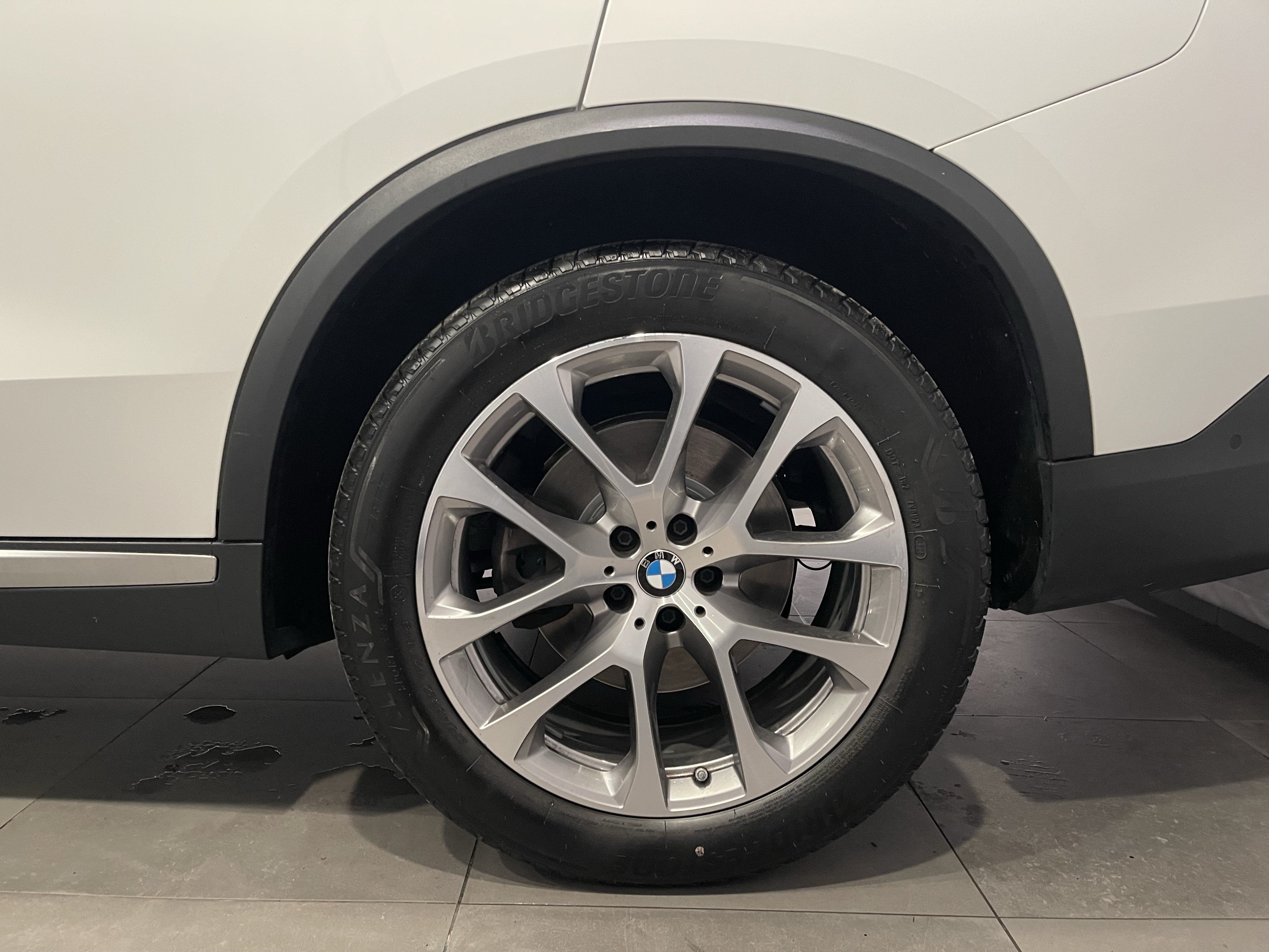 Used 2022 BMW X5 xDrive40i w/ Premium Package AWD/4WD image 8