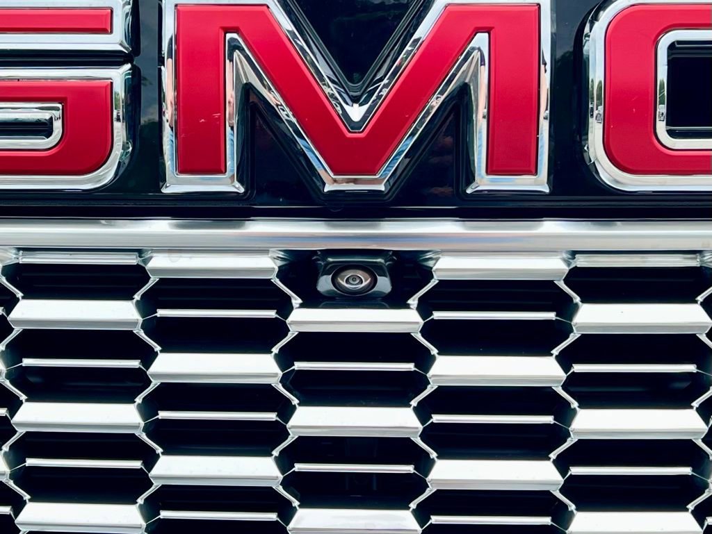 Used 2024 GMC Yukon XL Denali w/ Advanced Technology Package image 13