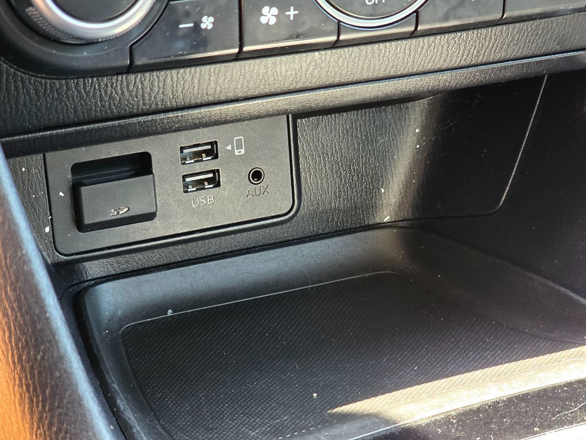 Used 2018 MAZDA MAZDA3 Touring FWD image 38