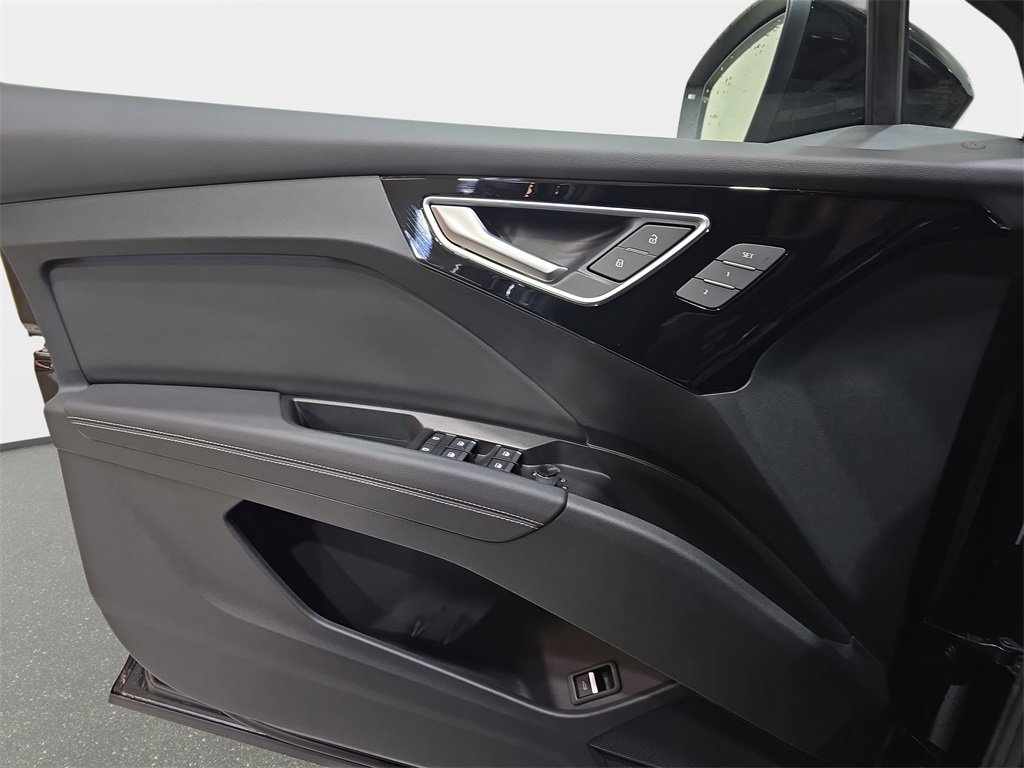 New 2026 Audi Q4 e-tron Premium image 27