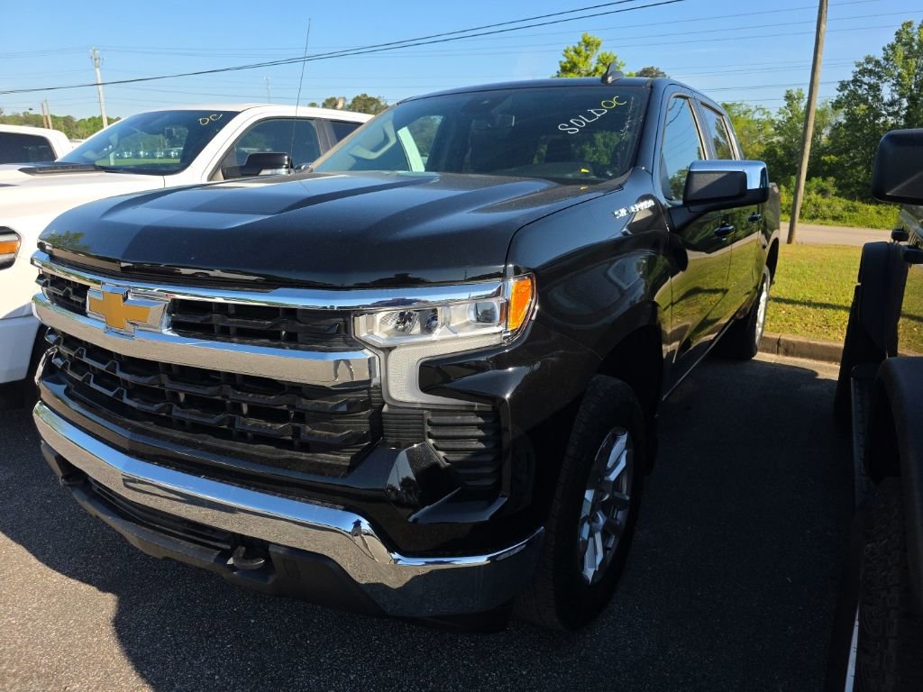Used 2023 Chevrolet Silverado 1500 LT AWD/4WD image 4