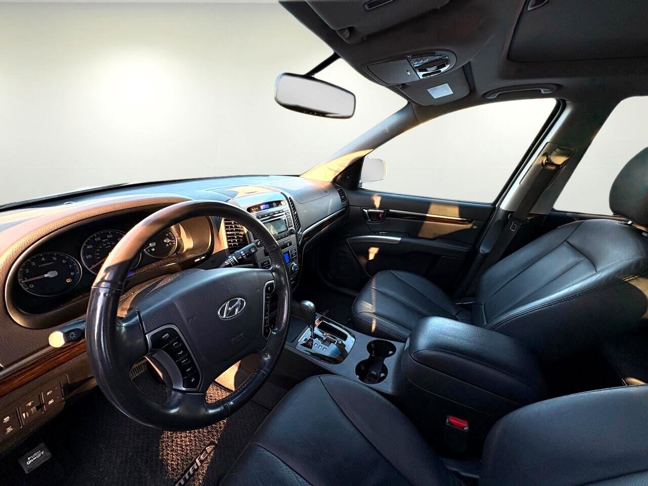 Used 2011 Hyundai Santa Fe Limited image 9