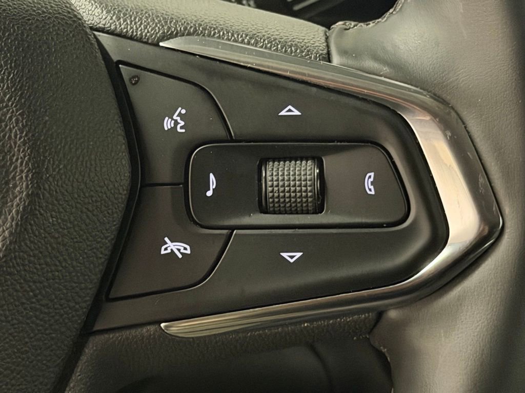 Certified 2025 Chevrolet Trax LT w/ LT Convenience Package image 34