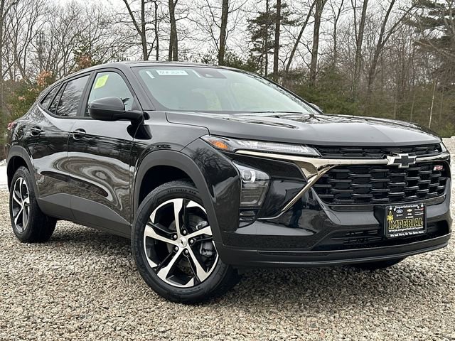 New 2026 Chevrolet Trax RS w/ Sunroof Package image 2