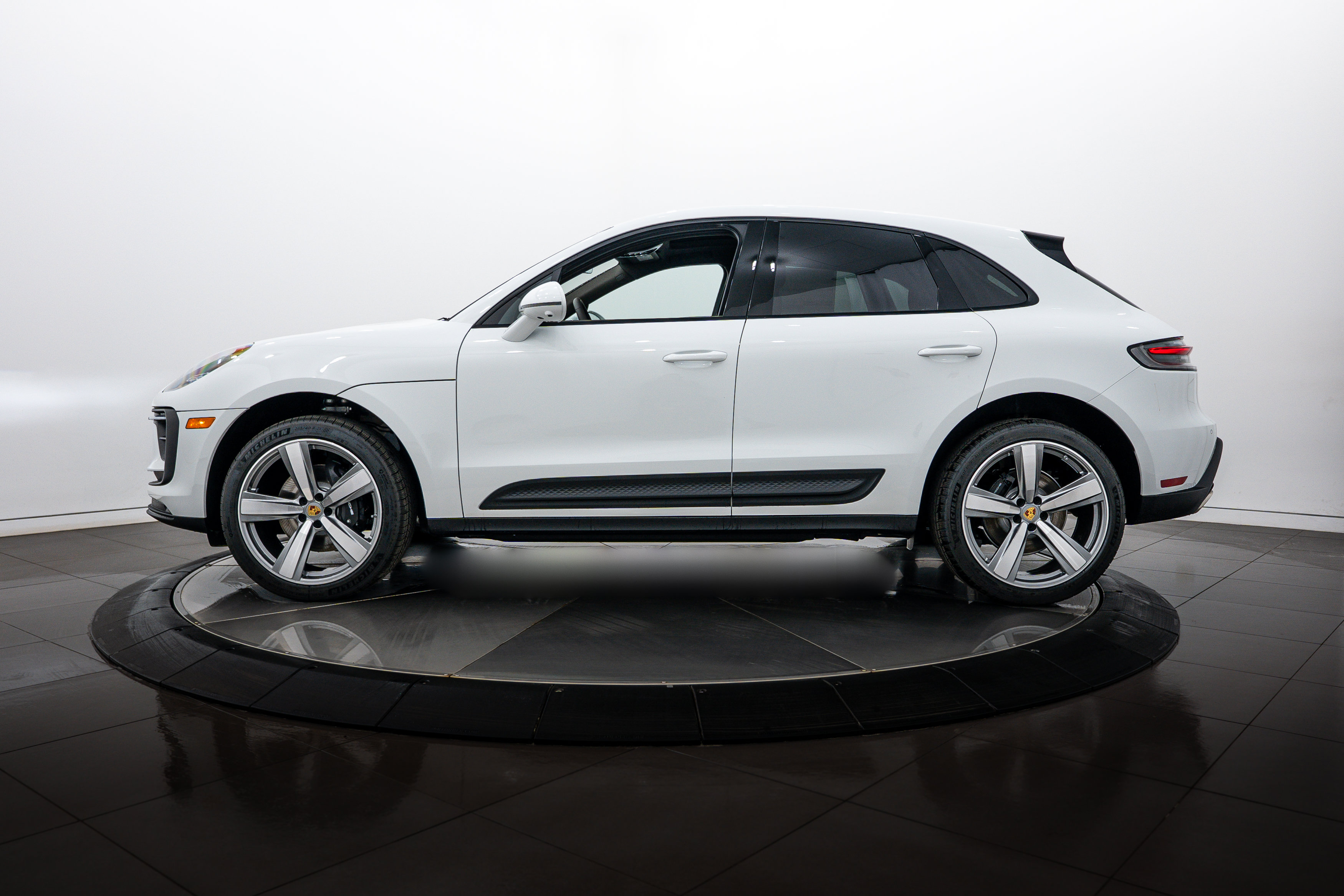 New 2026 Porsche Macan AWD/4WD image 2