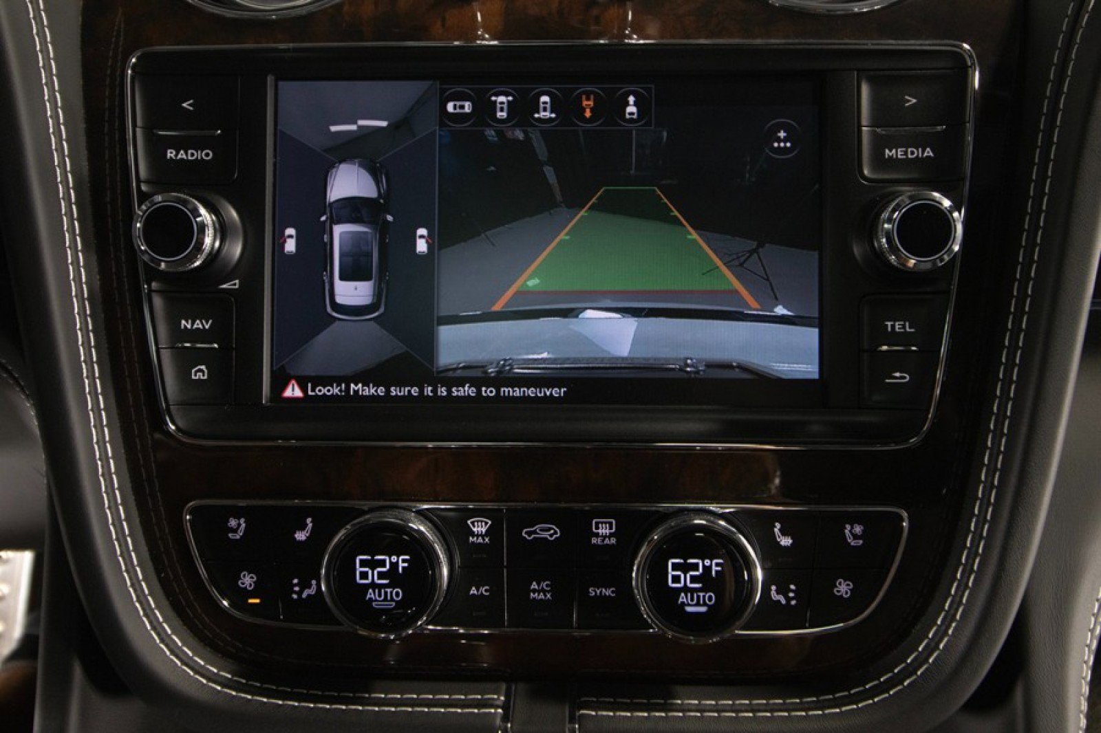 Used 2017 Bentley Bentayga image 31