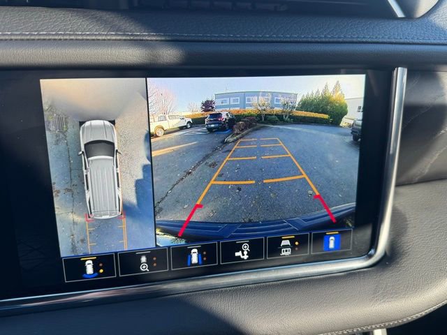 Used 2022 GMC Yukon Denali w/ Advanced Technology Package image 28