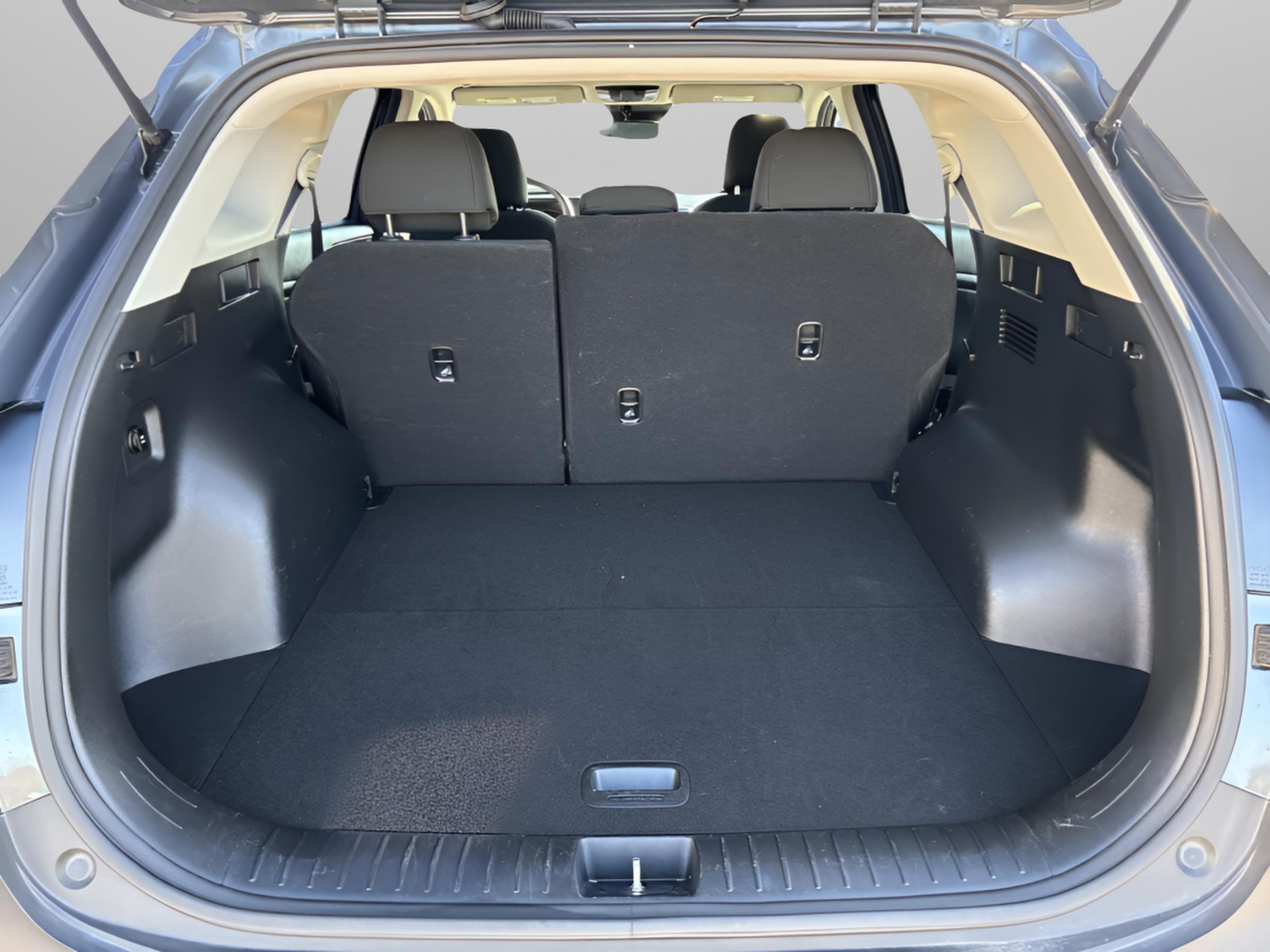 Used 2024 Kia Sportage LX image 12