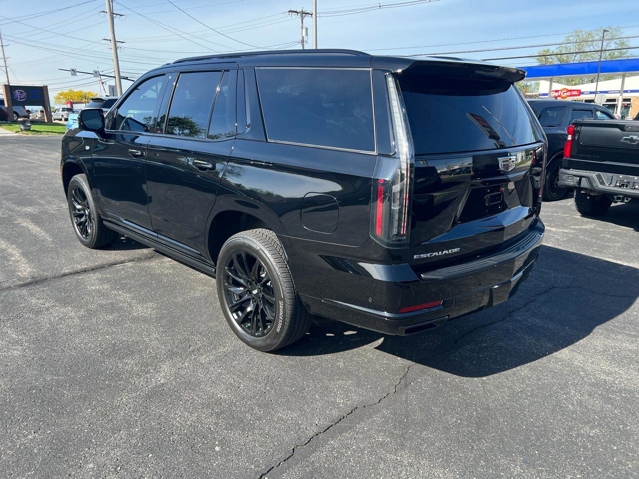 Used 2025 Cadillac Escalade Sport w/ LPO, Floor Liner Package AWD/4WD image 7