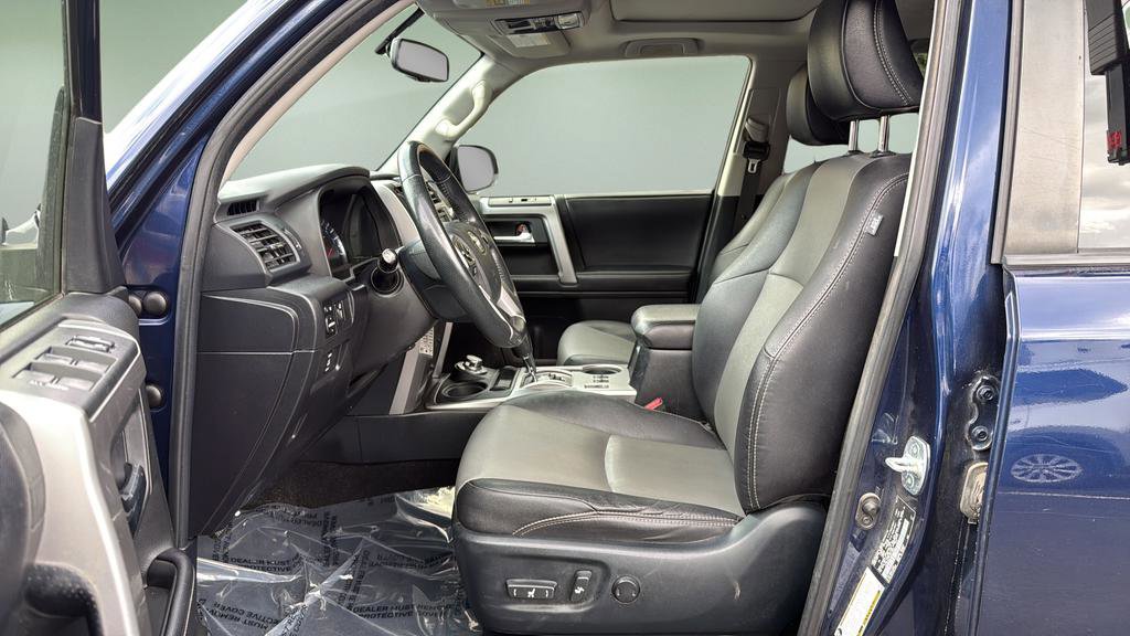 Used 2018 Toyota 4Runner SR5 Premium image 11