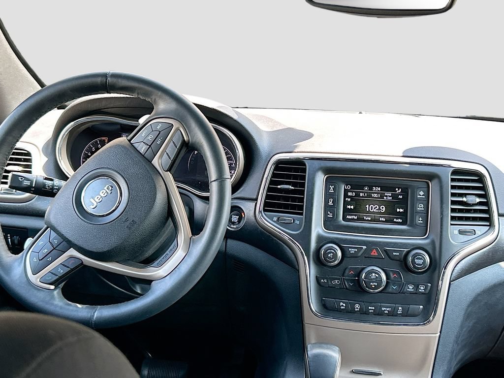 Used 2017 Jeep Grand Cherokee Laredo RWD image 17