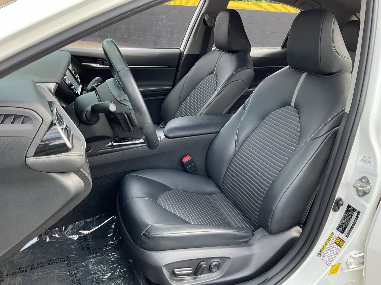 Used 2019 Toyota Camry SE FWD image 18