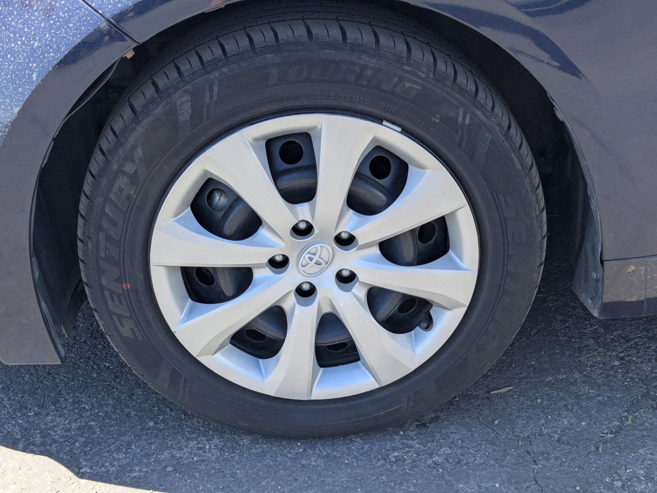 Used 2024 Toyota Corolla LE FWD image 14