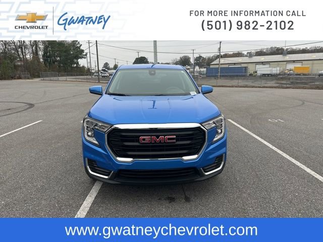 Used 2024 GMC Terrain SLE video 2