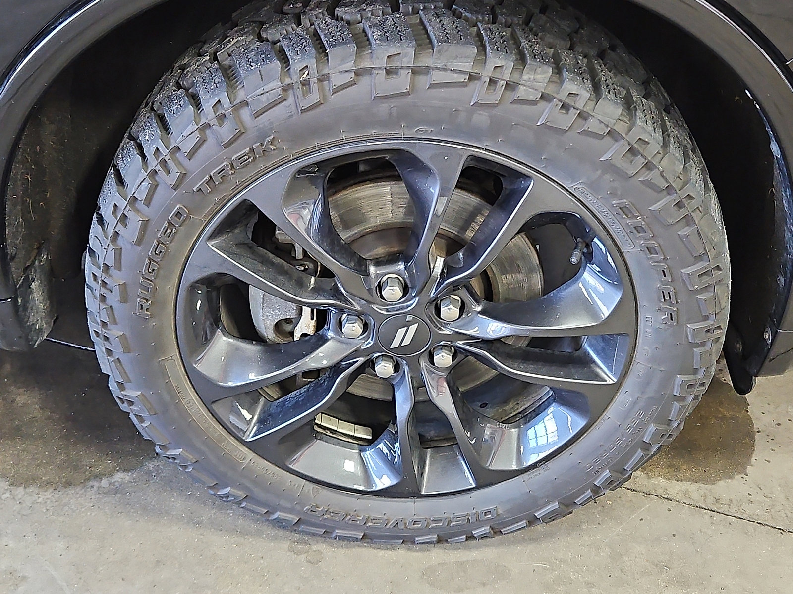 Used 2021 Dodge Durango SXT image 4