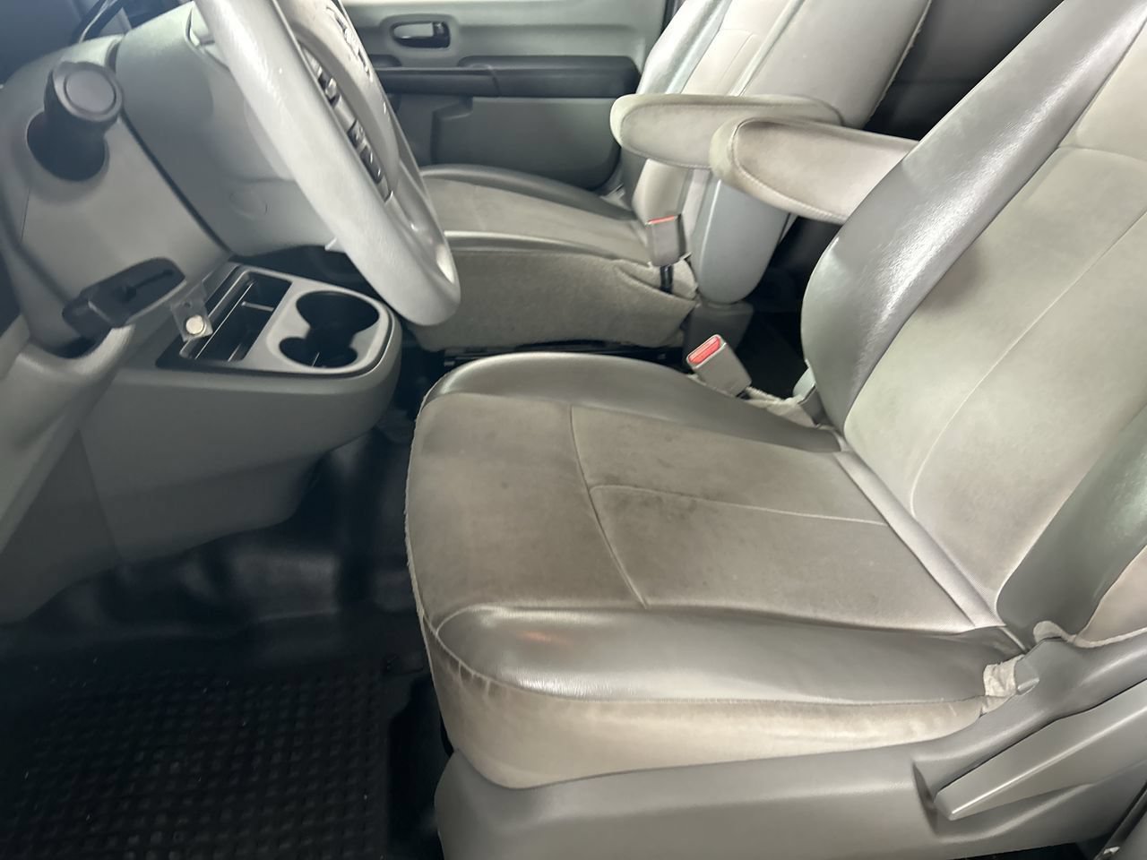Used 2018 Nissan NV 3500 S RWD image 21