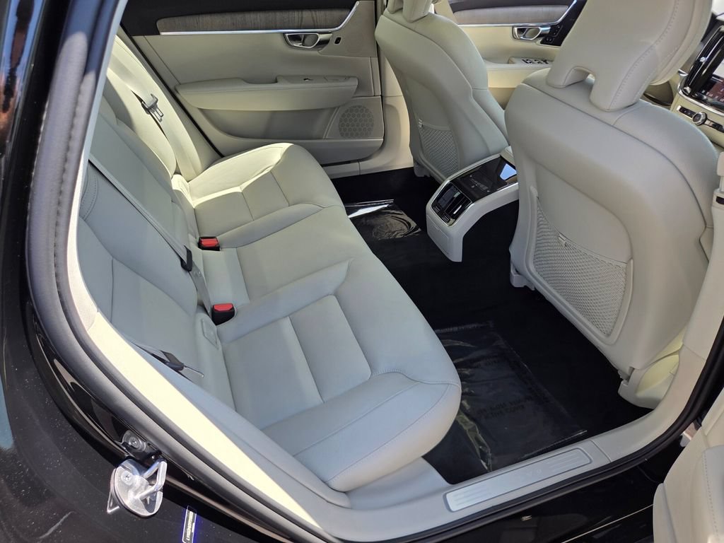 Used 2023 Volvo S90 B6 Plus AWD/4WD image 20