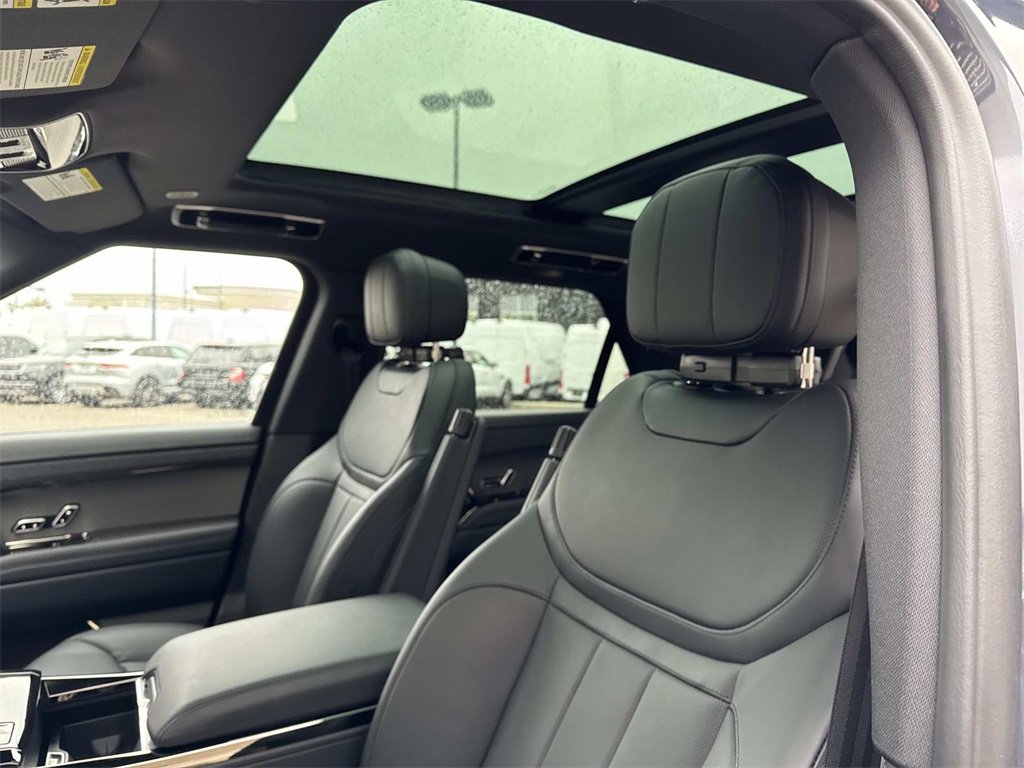 Used 2025 Land Rover Range Rover Sport Dynamic SE image 20