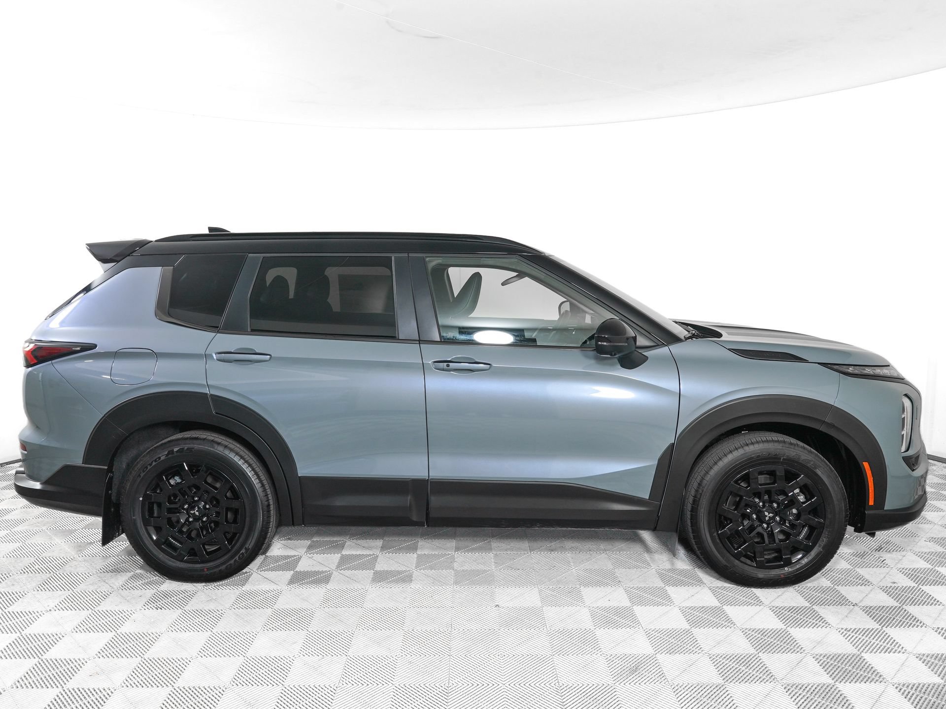 New 2026 Mitsubishi Outlander AWD image 5
