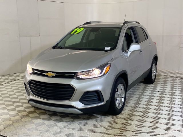 Used 2019 Chevrolet Trax LT w/ LT Convenience Package FWD image 14
