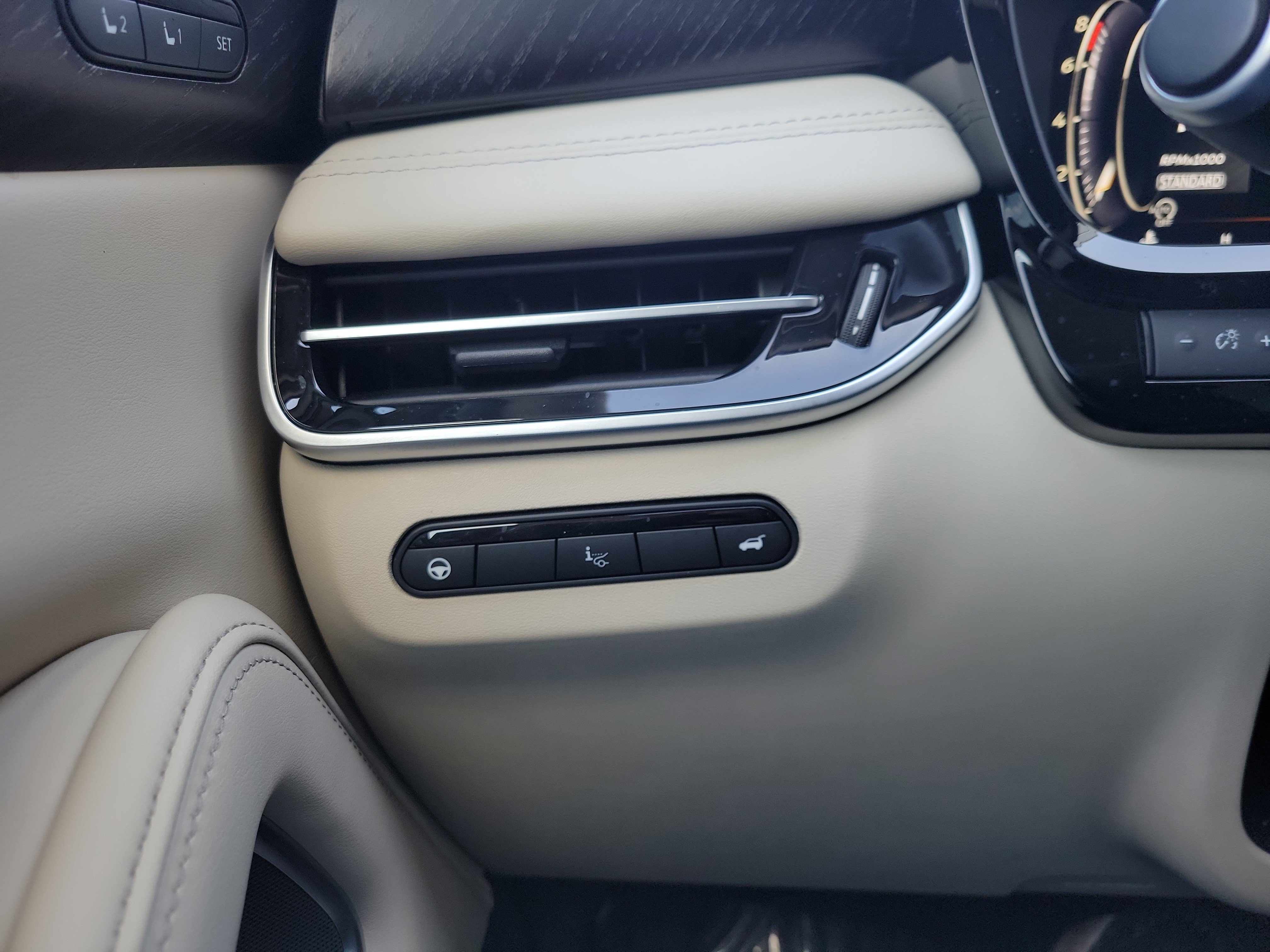 Certified 2023 INFINITI QX60 Sensory w/ Vision Package image 28