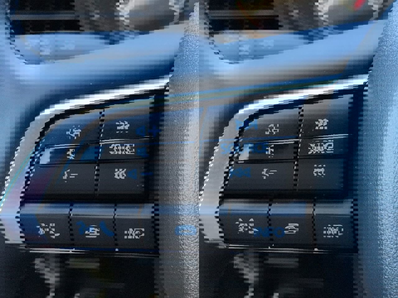 Used 2024 MAZDA MAZDA3 s image 24