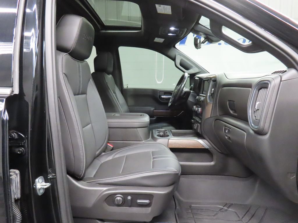 Used 2022 Chevrolet Silverado 1500 High Country w/ Technology Package image 31