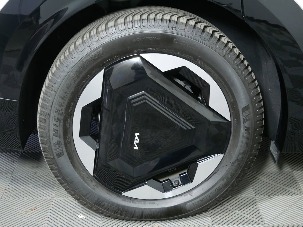 Certified 2024 Kia EV9 Land image 10