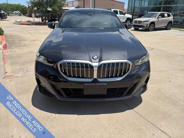 Used 2026 BMW 530i w/ M Sport Package RWD image 2