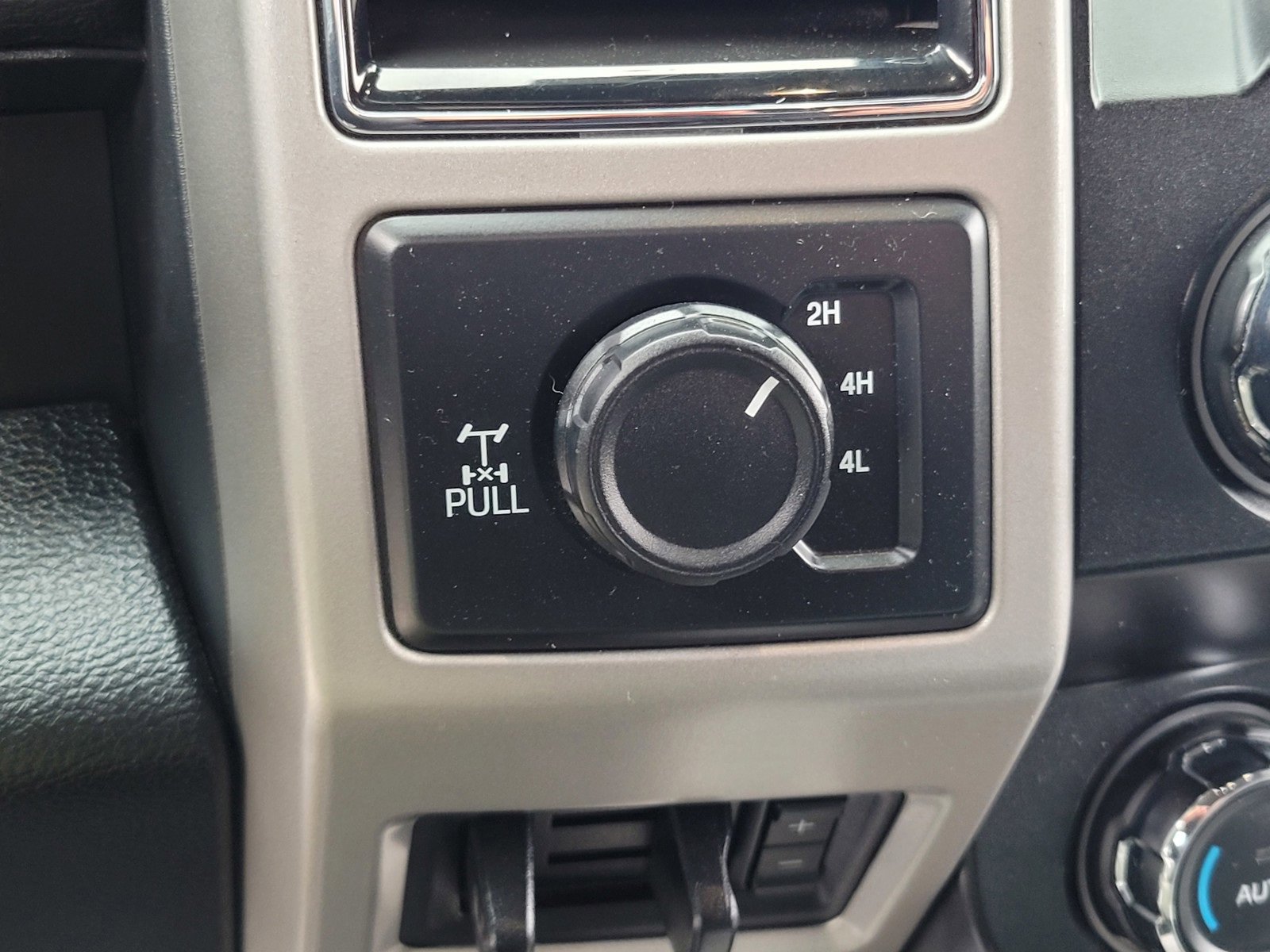 Used 2019 Ford F250 Lariat w/ Lariat Value Package image 26