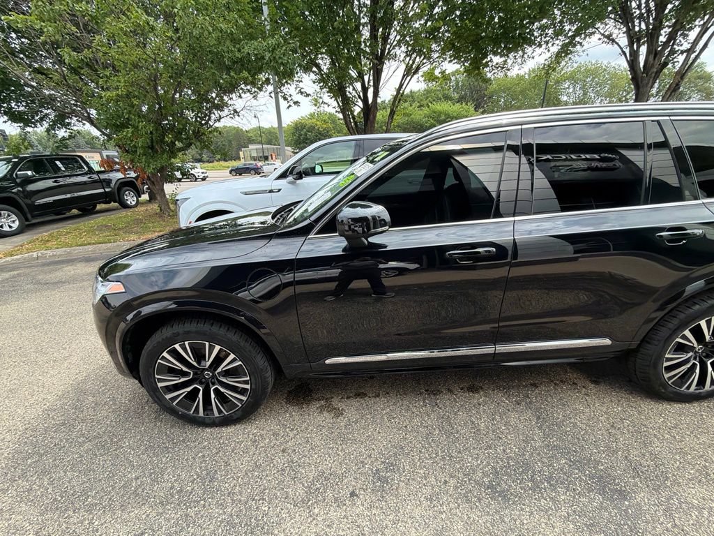 Used 2023 Volvo XC90 T8 Plus AWD/4WD image 2