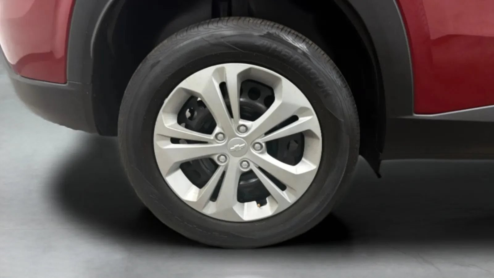 Used 2025 Chevrolet Trax LS FWD image 25